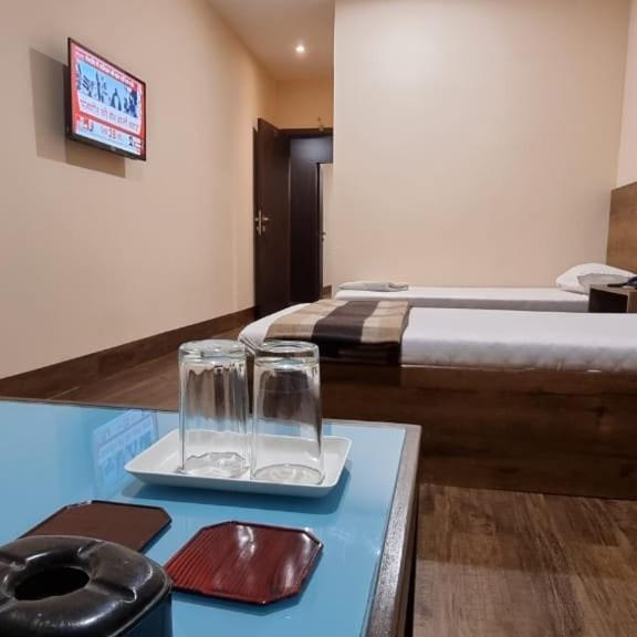 Hotel Flamingo Gandhidham Exterior photo